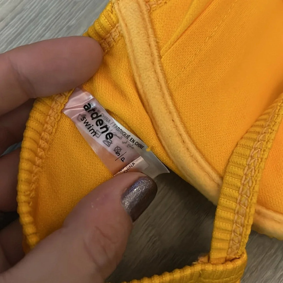 🏁 Ardene strappy yellow bikini top size  small - Picture 5 of 5